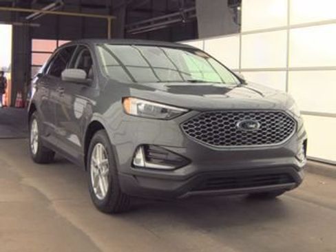 Used 2024 Ford Edge SEL w/ Convenience Package AWD/4WD image 4