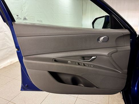 Used 2021 Hyundai Elantra SE image 14