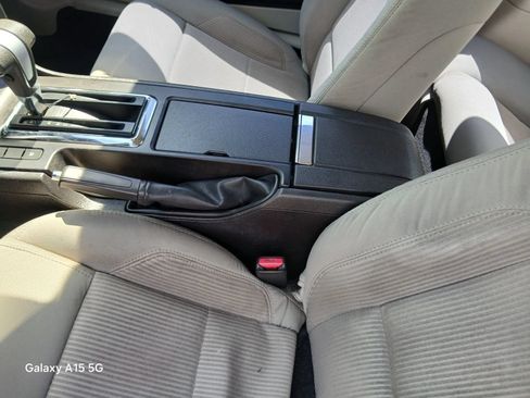 Used 2010 Ford Mustang GT RWD image 7