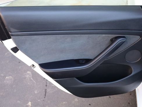 Used 2023 Tesla Model 3 Standard Range image 16