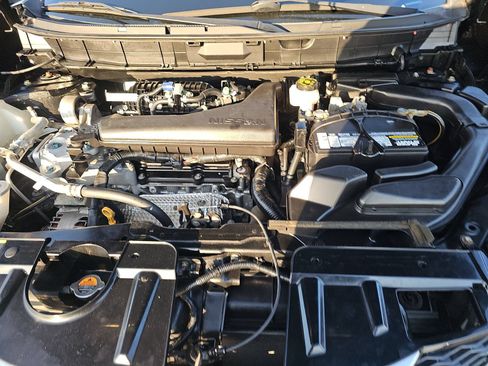 Used 2015 Nissan Rogue S FWD image 7