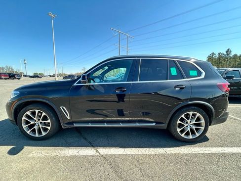 Used 2022 BMW X5 xDrive40i w/ Premium Package image 3