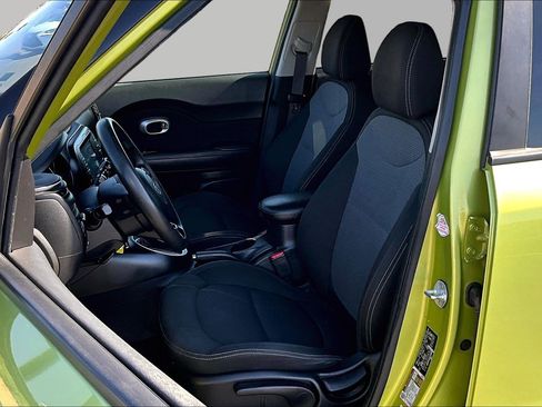 Used 2018 Kia Soul + FWD image 23