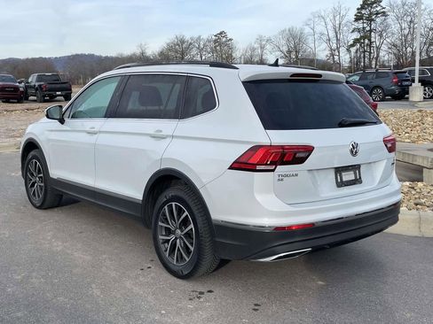 Used 2018 Volkswagen Tiguan SE w/ Panoramic Sunroof Package image 3