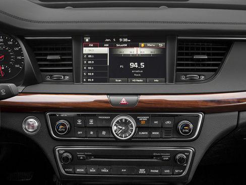 Used 2018 Kia Cadenza Premium w/ Luxury Package FWD image 61