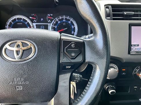 Used 2018 Toyota 4Runner TRD Off-Road Premium AWD/4WD image 19
