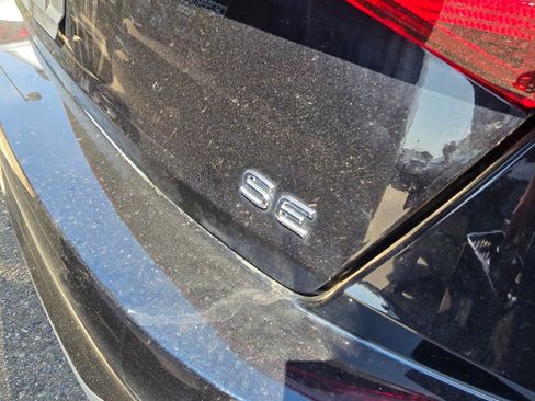 Used 2025 Volkswagen Jetta SE w/ Sunroof Package FWD image 11