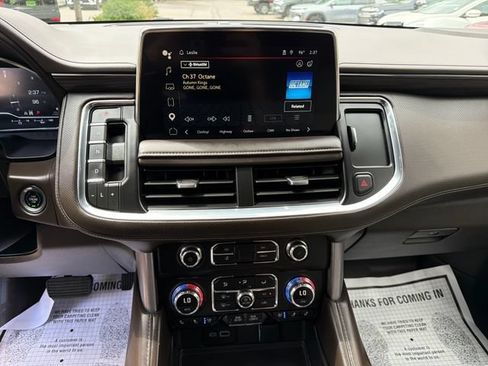 Used 2023 GMC Yukon SLT w/ SLT Premium Package AWD/4WD image 18