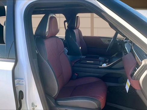 New 2026 INFINITI QX80 Autograph image 7