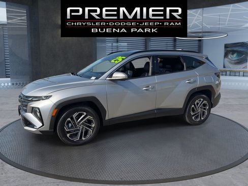 Used 2025 Hyundai Tucson Limited AWD/4WD image 4