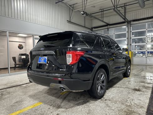 Certified 2023 Ford Explorer XLT w/ Equipment Group 202A image 3