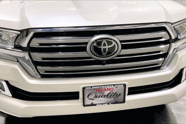 Used 2018 Toyota Land Cruiser AWD/4WD image 31