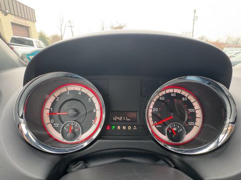 Used 2018 Dodge Grand Caravan SXT image 16