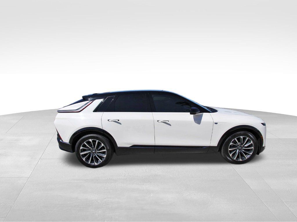 New 2027 Cadillac Lyriq Sport RWD image 5