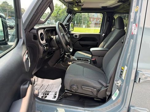Used 2024 Jeep Gladiator Sport AWD/4WD image 12