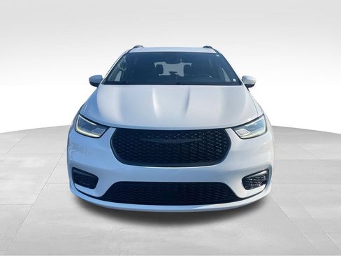 Used 2023 Chrysler Pacifica Touring-L w/ S Appearance Package AWD/4WD image 8