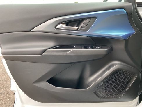 Used 2025 Chevrolet Equinox EV LT w/ Convenience Package image 35