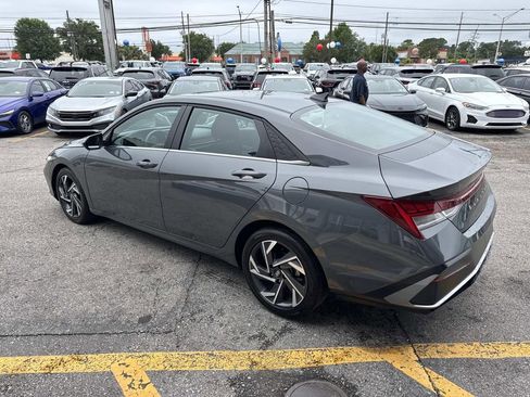 Used 2025 Hyundai Elantra SEL FWD image 6