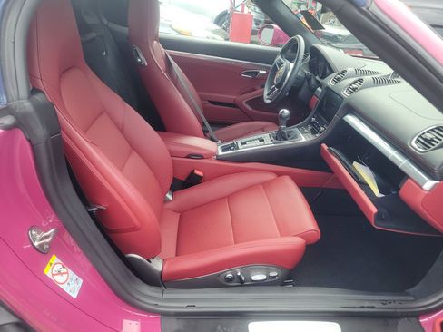 Used 2025 Porsche 718 Boxster RWD image 6