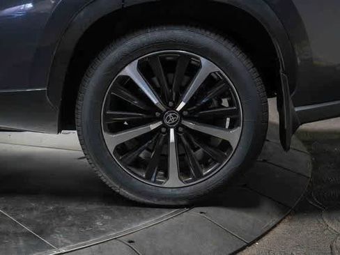 Certified 2022 Toyota Highlander XSE image 11