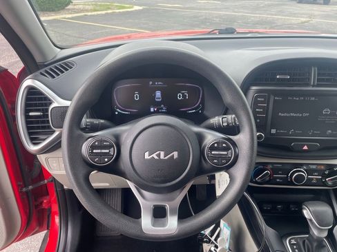 Used 2023 Kia Soul LX image 22