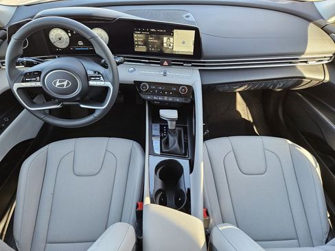 New 2025 Hyundai Elantra Limited FWD image 27