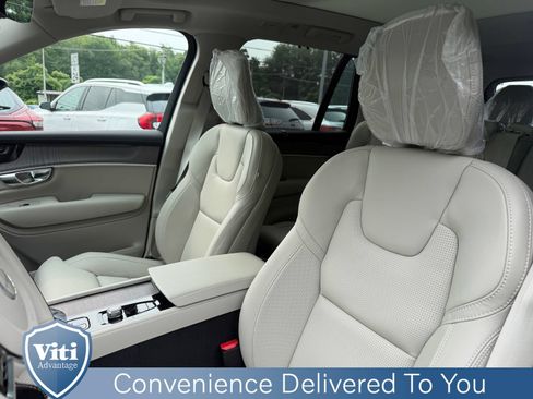 New 2026 Volvo XC90 T8 Ultra w/ Protection Package AWD/4WD image 13