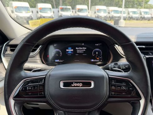 Certified 2021 Jeep Grand Cherokee L Overland w/ Luxury Tech Group IV AWD/4WD image 40