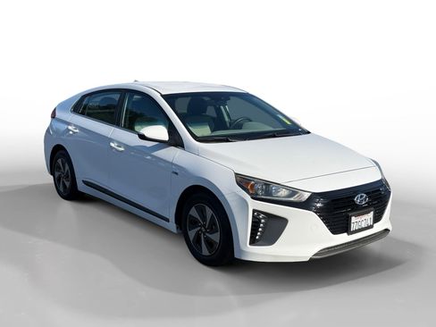 Used 2017 Hyundai Ioniq SEL FWD image 7