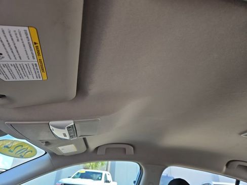 Used 2024 Nissan Sentra SV image 31