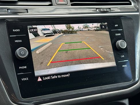 Certified 2024 Volkswagen Tiguan SE FWD image 20
