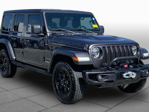 Used 2018 Jeep Wrangler Unlimited Sahara w/ Quick Order Package 24M Moab AWD/4WD image 3