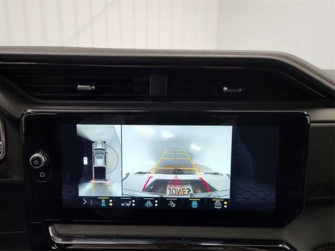 Used 2023 GMC Sierra 1500 AT4 w/ AT4 Premium Package image 24