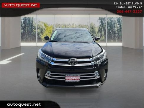 Used 2018 Toyota Highlander Limited FWD image 2