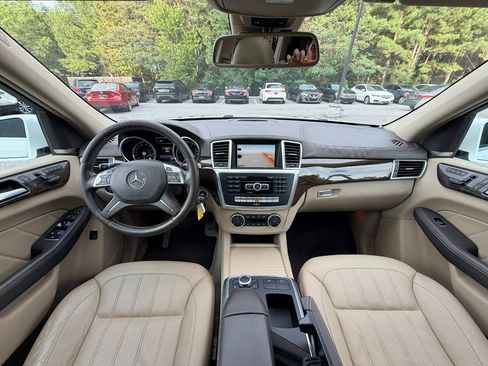 Used 2016 Mercedes-Benz GL 450 4MATIC image 2
