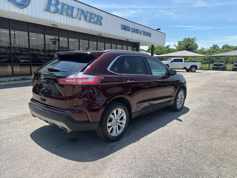 Used 2021 Ford Edge Titanium FWD image 5