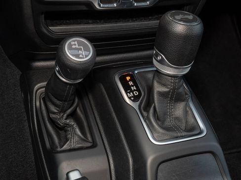 Used 2022 Jeep Wrangler Unlimited Sport AWD/4WD image 23