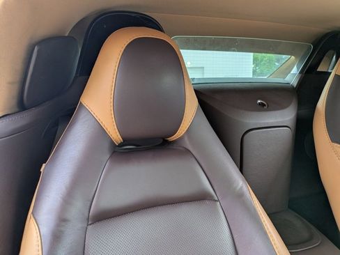 Used 2021 Aston Martin V8 Vantage Roadster image 14