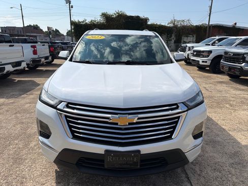 Used 2023 Chevrolet Traverse Premier w/ LPO, Floor Liner Package FWD image 7