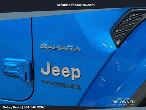 Used 2022 Jeep Wrangler Unlimited Sahara w/ LED Lighting Group AWD/4WD image 10