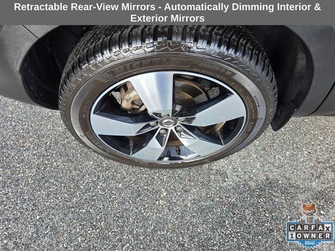 Used 2019 Volvo XC40 T4 Momentum image 14