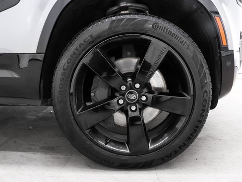 Used 2023 Land Rover Defender 130 X-Dynamic SE image 8