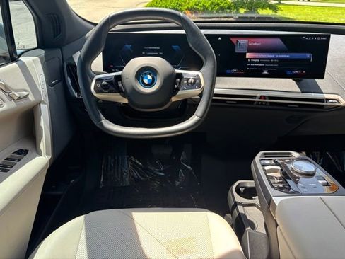 Used 2022 BMW iX xDrive50 w/ Premium Package AWD/4WD image 21