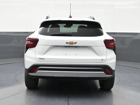 Used 2026 Chevrolet Trax LT FWD image 4