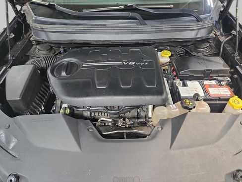 Used 2019 Jeep Cherokee Trailhawk w/ Cold Weather Group AWD/4WD image 32