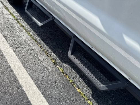 Certified 2025 Nissan Frontier PRO-4X AWD/4WD image 4