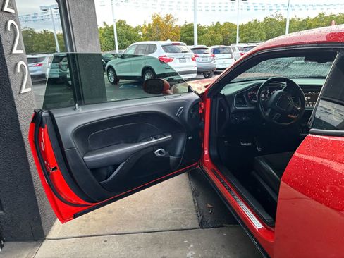 Used 2022 Dodge Challenger GT w/ Plus Package image 8