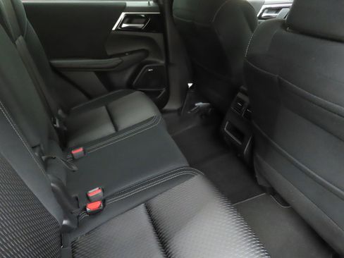New 2026 Mitsubishi Outlander ES FWD image 23