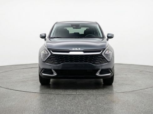 Used 2025 Kia Sportage LX image 2