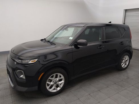 Used 2020 Kia Soul S image 2